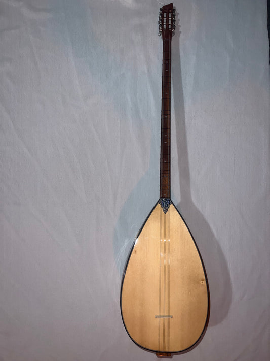 SAZ Manche Long – Caisse en Noyer et Table en Épicéa